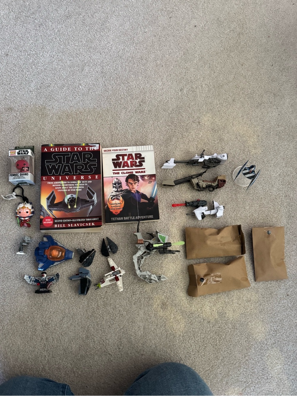 Star Wars Assorted Small Vehicles & Figures Lot - White, Black, Red, Green, Blue